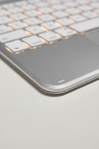 Aluminium Magnetic Keyboard for iPad Air 13" & iPad Pro 13" — Bluetooth, Backlit, Multi-Language
