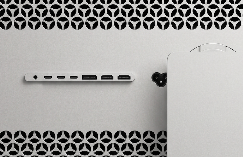 Close view of the machined aluminium rear panel of the Kuycon P27Z